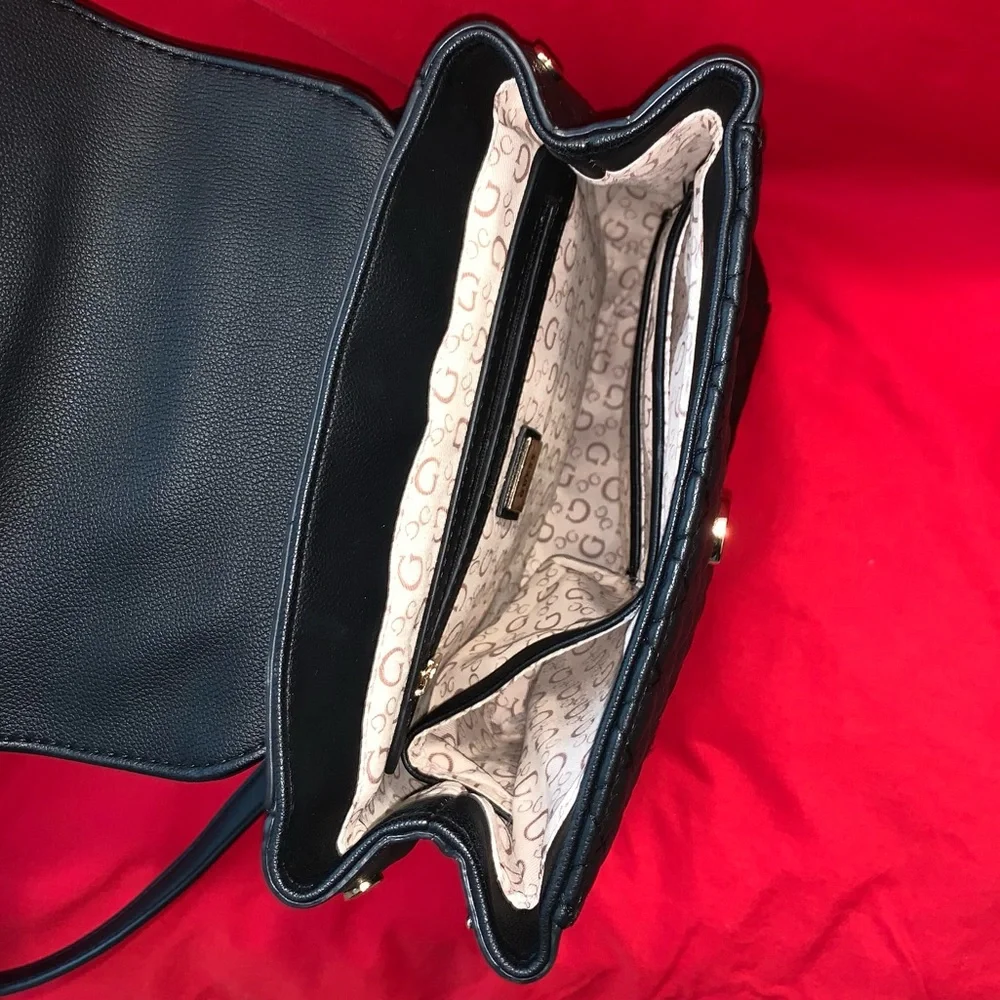 GUESS Quilted Backpack with convertible straps. - Picture 4 of 6